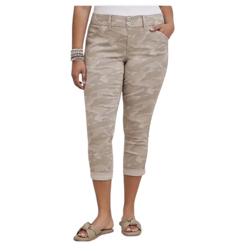 Torrid Women’s Twill Light Green Beige Camo Aviator Military Crop Pants Size 26